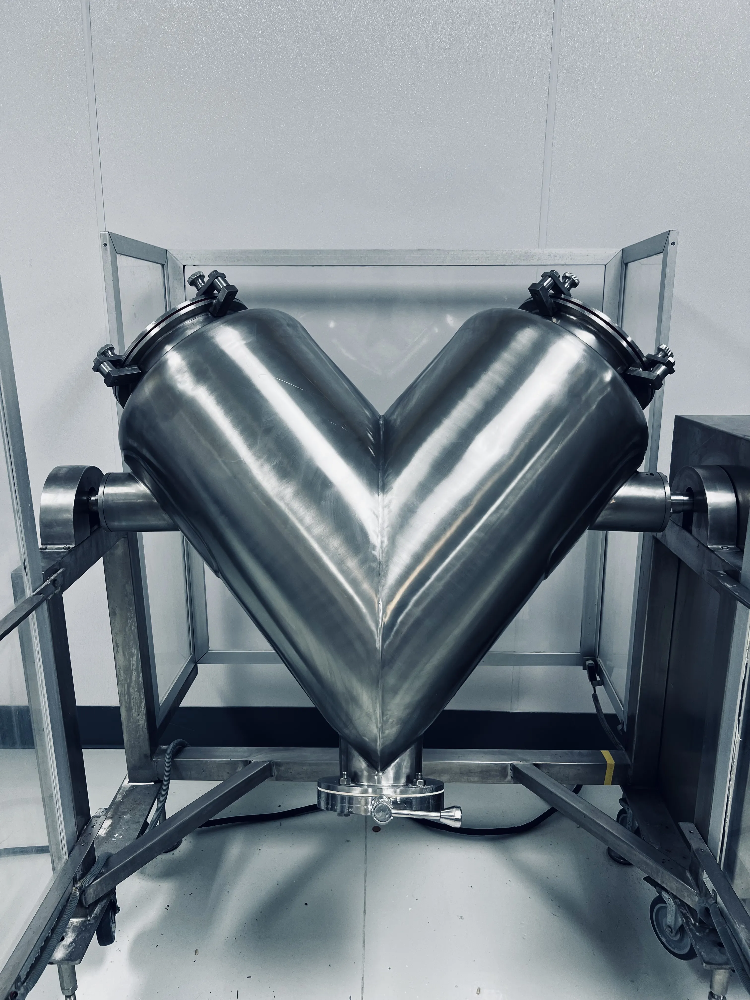 V-blender for precision blending and formulation