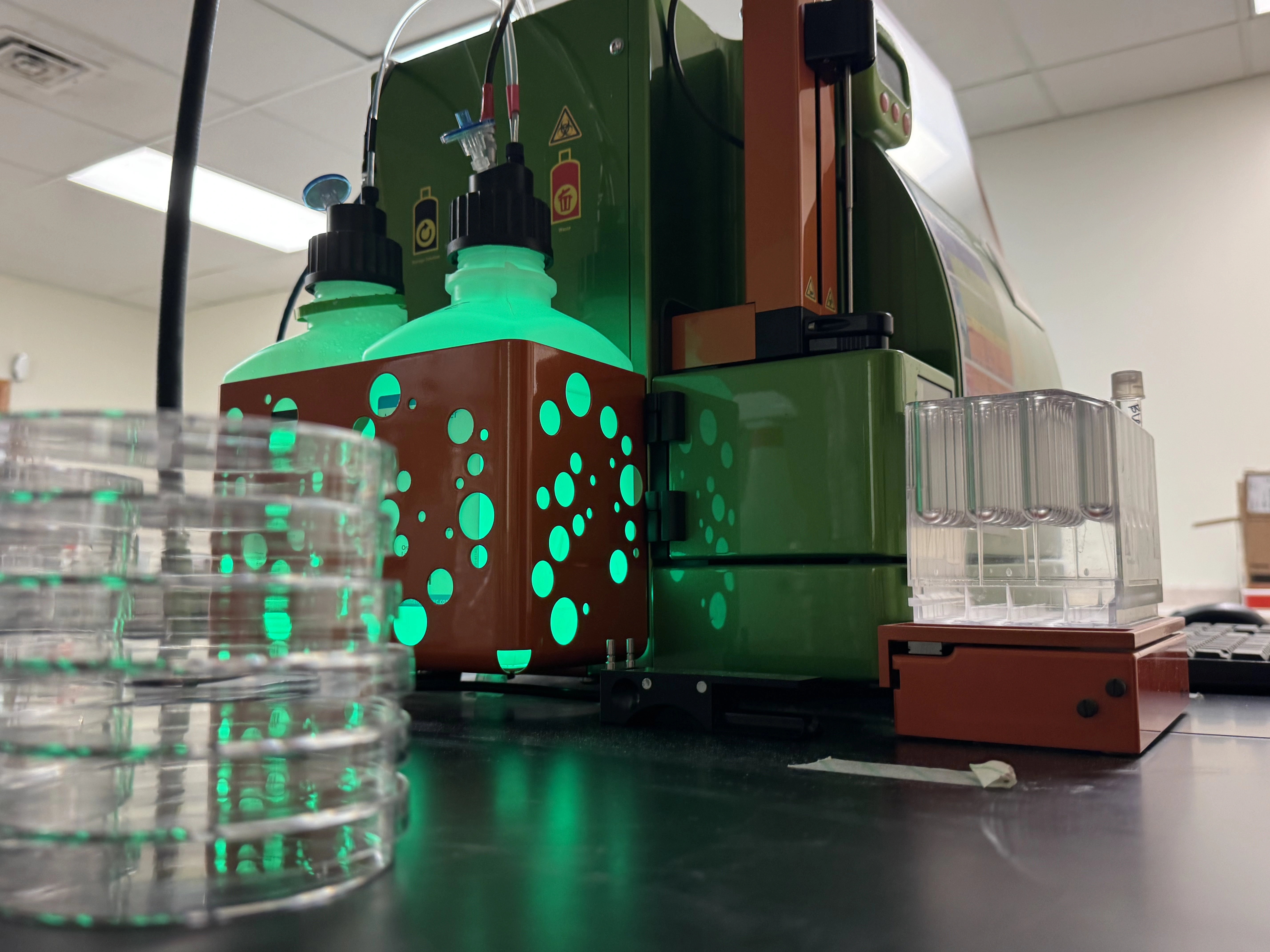 Flow cytometry equipment